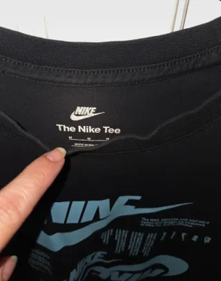 Camiseta Nike Negra Estampada