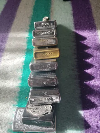 Confezione da 10 accendini Zippo