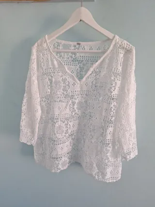 Blusa de encaje blanca talla única