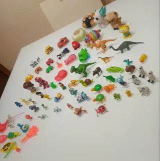 Lotto di giocattoli in miniatura