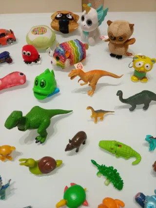 Lotto di giocattoli in miniatura