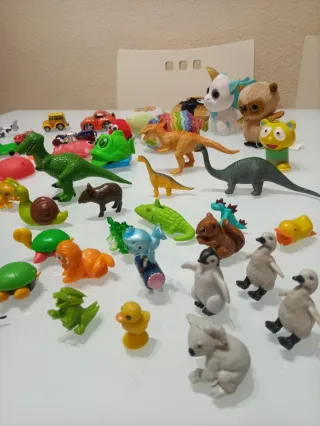 Lotto di giocattoli in miniatura