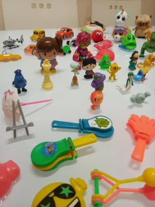 Lotto di giocattoli in miniatura