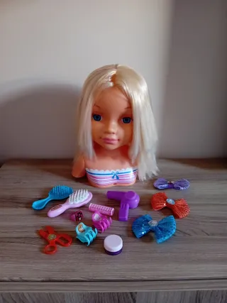 Cabeza de muñeca Nancy para peinar y maquillar