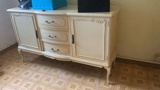 Aparador de madera beige