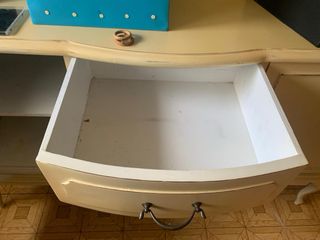 Aparador de madera beige