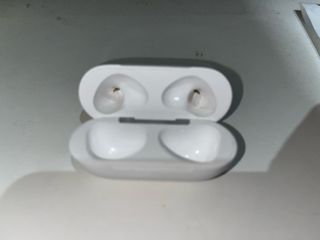 Estuche para auriculares blanco 