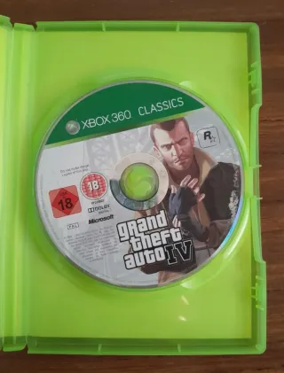 Xbox 360 Negra (250GB) + 2 Mandos + 3 
Juegos