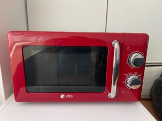 Microondas Rojo Artrom