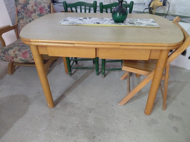 Mesa extensible de madera