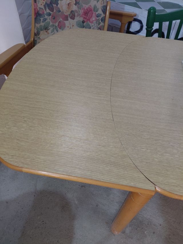 Mesa extensible de madera