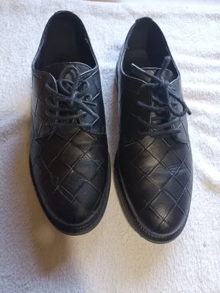 Scarpe donna derby nere trapuntate