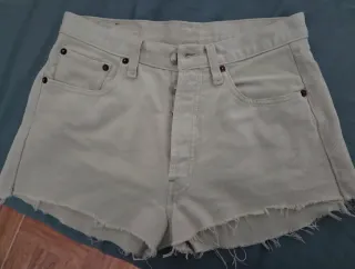 Levi's Shorts Beige Vaqueros
Talla 36