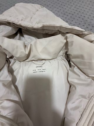 Abrigo plumífero Oysho blanco