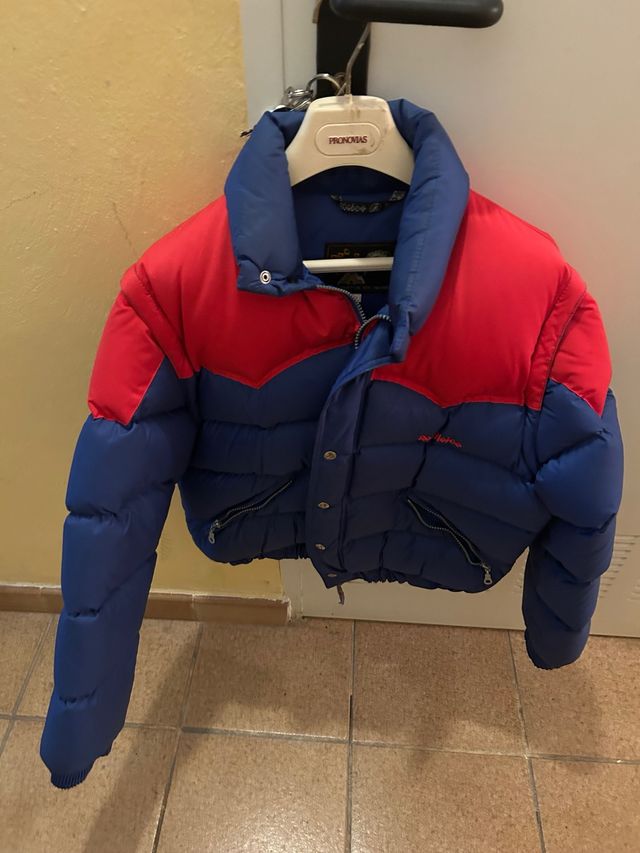 Plumas Mujer Azul y Rojo