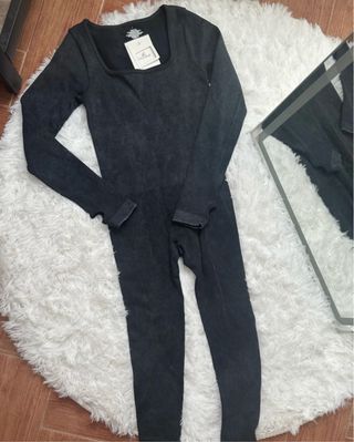 Mono deportivo negro