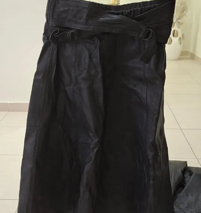 Gonna in pelle nera