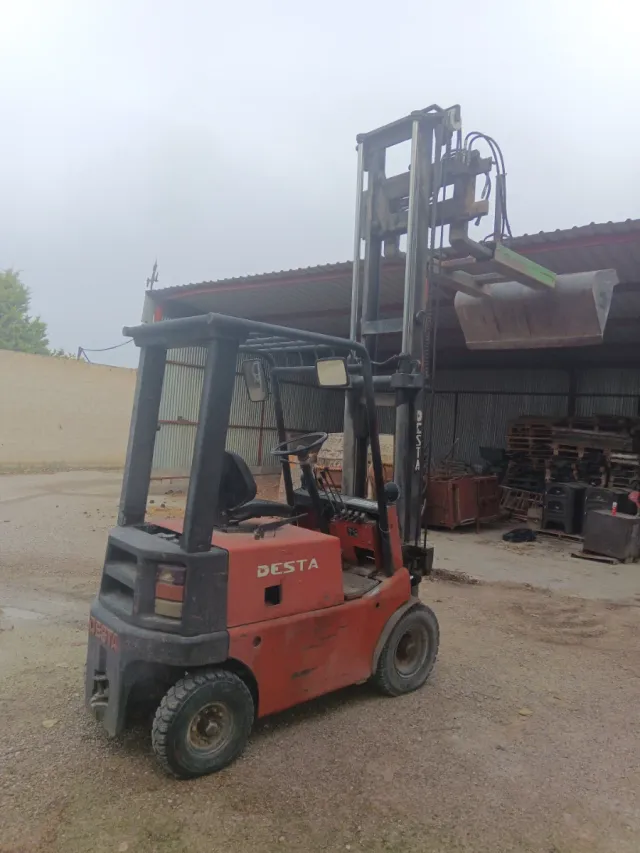 Carretilla elevadora Desta