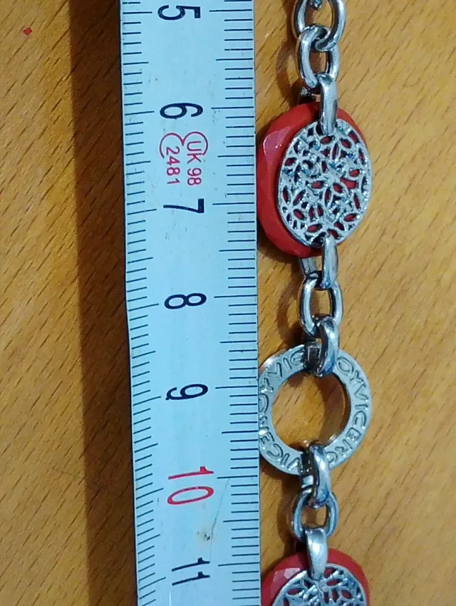 Pulsera eslabones con detalles rojos y plateados