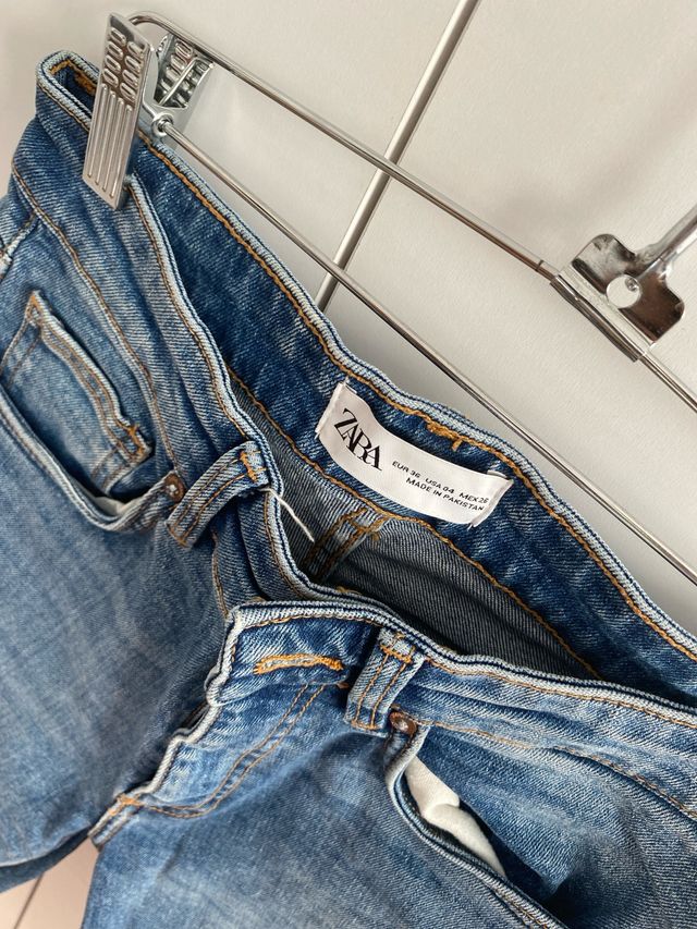 Vaqueros Zara Flare Azul