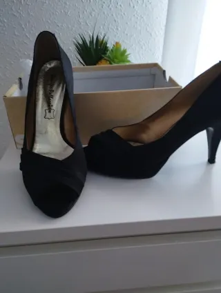 Zapatos de fiesta negros
