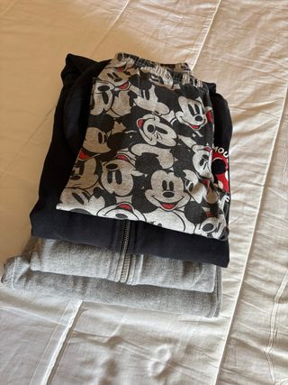 2 Chándales Mickey Mouse Talla S por 12€ los dos 