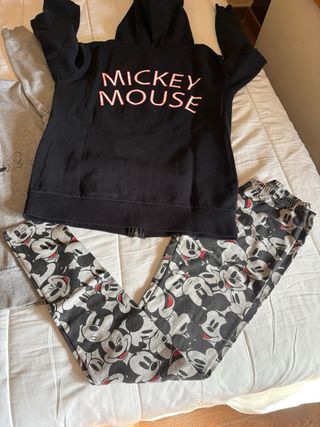 2 Chándales Mickey Mouse Talla S por 12€ los dos 