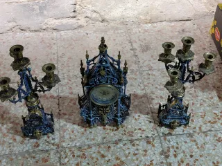 Reloj de mesa antiguo azul y dorado