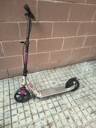 Patinete grande plateado