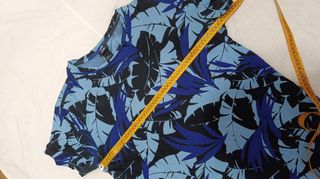 Camiseta manga corta H&M Estampada Hojas Talla M