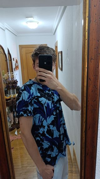 Camiseta manga corta H&M Estampada Hojas Talla M
