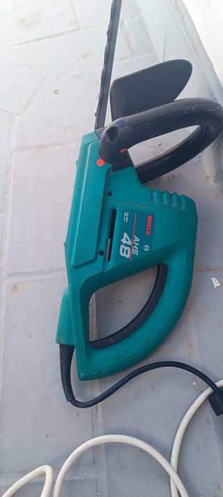Cortasetos Bosch AHS 48