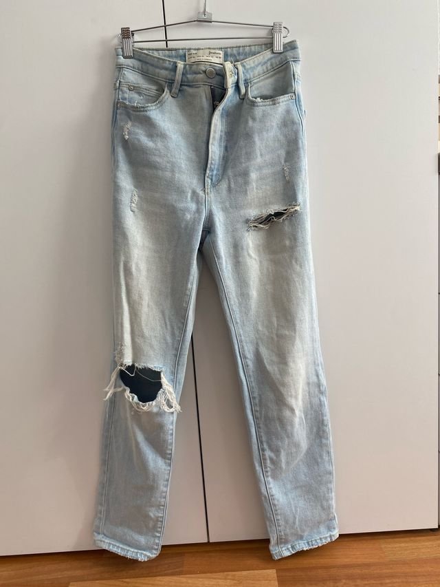 Vaqueros Stradivarius rotos