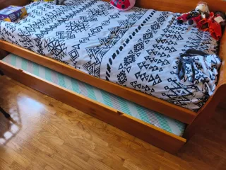 Dormitorio nido completo madera