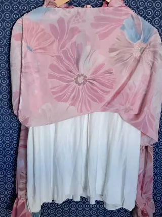 Blusa floral rosa con volantes y con forro