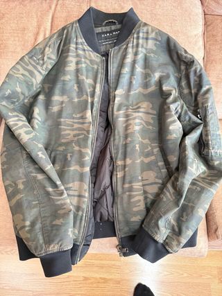 Cazadora Bomber Zara Camuflaje