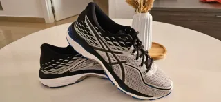 Zapatillas Asics Hombre Negras y Grises
