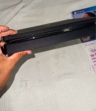 PS4 Slim 1TB Negra + FIFA 22