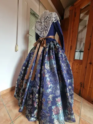 Traje de Fallera Talla 36 con juego manteletas 