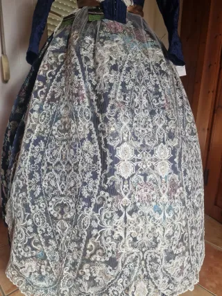 Traje de Fallera Talla 36 con juego manteletas 