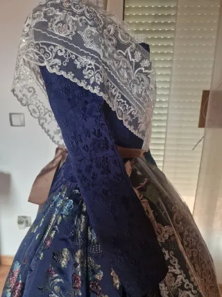 Traje de Fallera Talla 36 con juego manteletas 