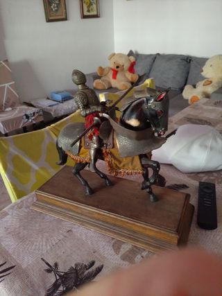 Figura jinete y caballo armadura medieval
