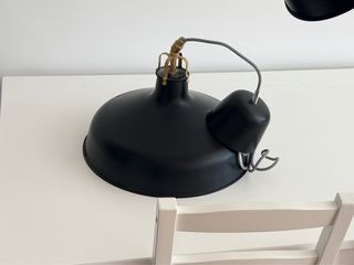 Lámpara de techo Ikea negra
