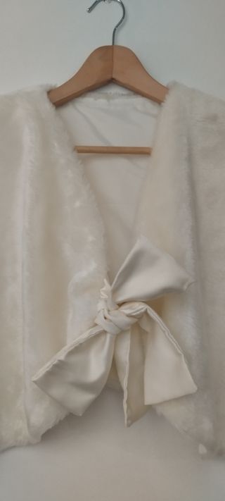 Capa bolero pelo blanco forro lazo