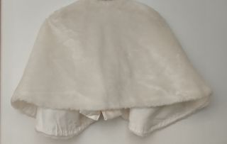 Capa bolero pelo blanco forro lazo