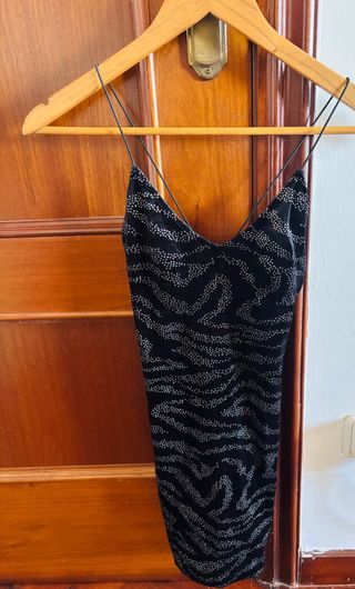 Vestido fiesta negro con brillos