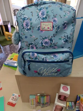 Mochila escolar floral Movom