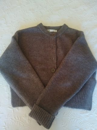 Chaleco Zara marrón botones dorados
americanas
