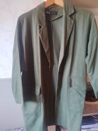 Chaleco Zara marrón botones dorados
americanas