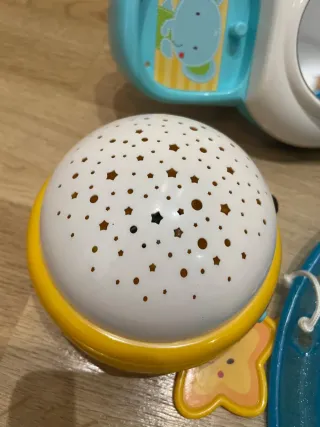 Móvil proyector cuna para bebé